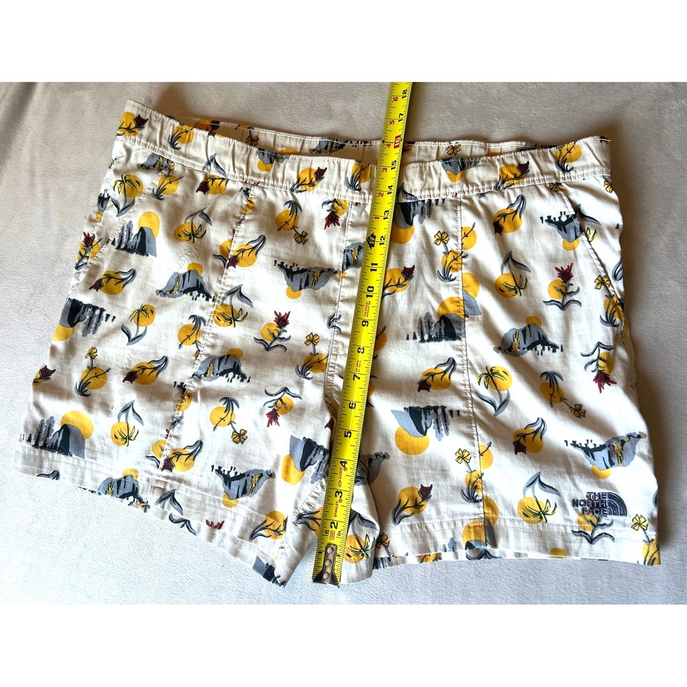 The North Face Mens Class V Yosemite Print Shorts Cream Yellow Medium 5 Inch - Picture 3 of 7